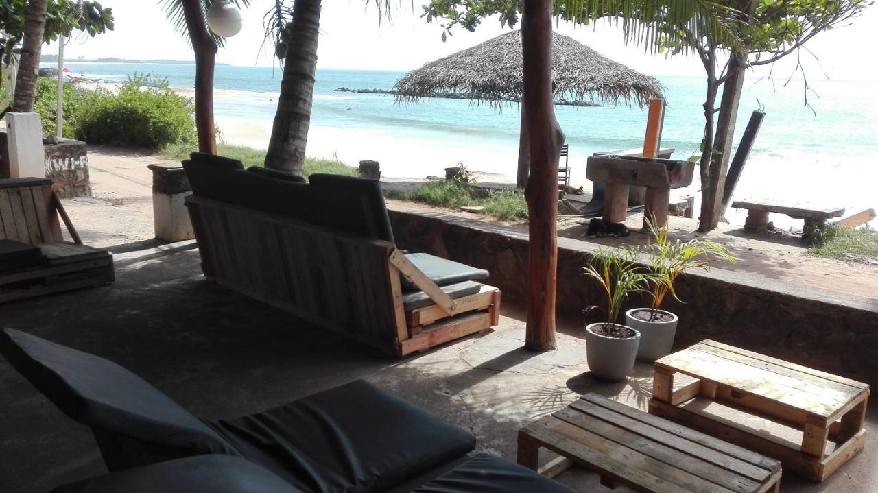 Sunchaser Beach Hotel Тангалле Екстер'єр фото